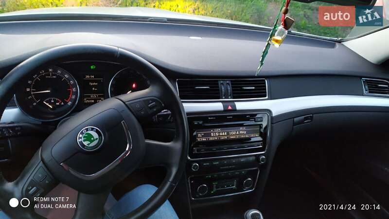 Універсал Skoda Superb 2011 в Чернівцях