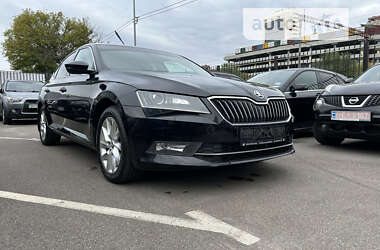 Лифтбек Skoda Superb 2016 в Киеве