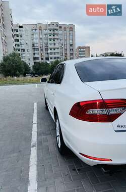Лифтбек Skoda Superb 2013 в 
