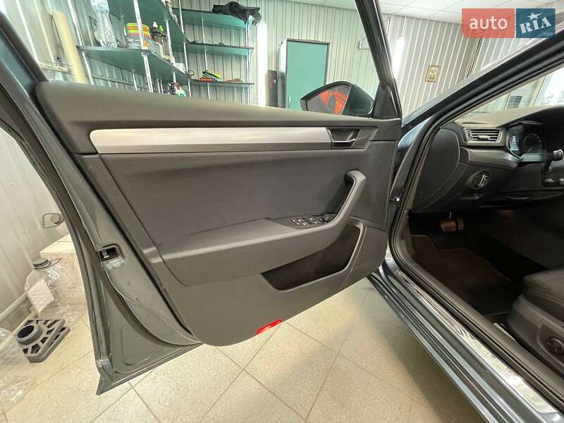 Универсал Skoda Superb 2018 в Тернополе