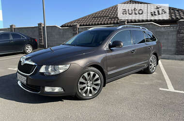 Универсал Skoda Superb 2010 в Ровно