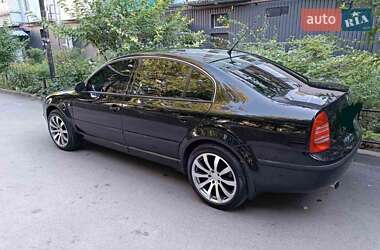 Лифтбек Skoda Superb 2006 в Днепре