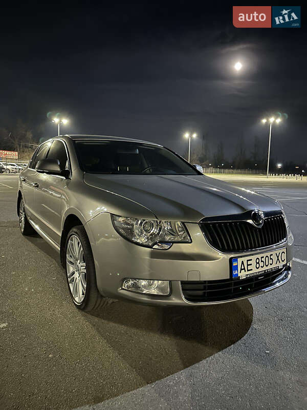 Лифтбек Skoda Superb 2010 в 