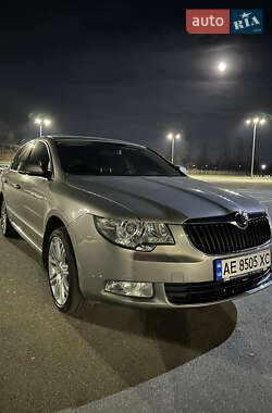 Лифтбек Skoda Superb 2010 в 