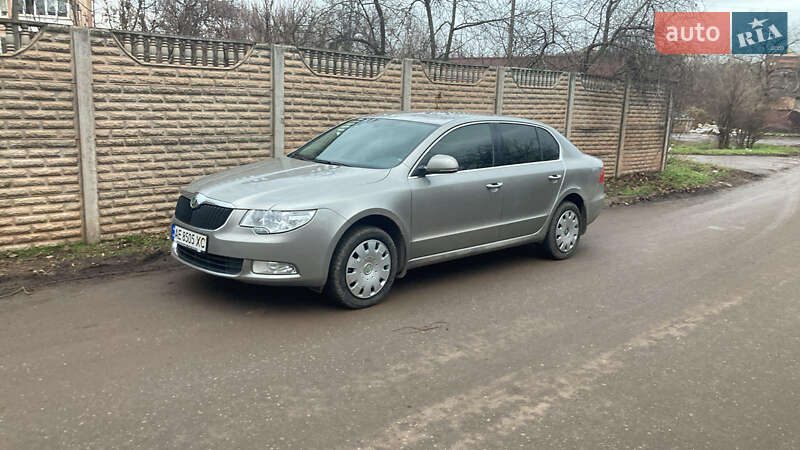 Ліфтбек Skoda Superb 2010 в Дніпрі