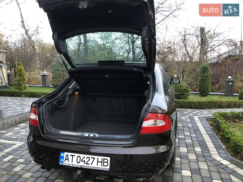 Лифтбек Skoda Superb 2012 в Ивано-Франковске
