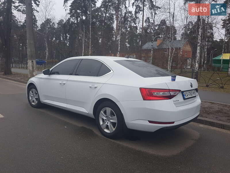 Лифтбек Skoda Superb 2016 в Киеве