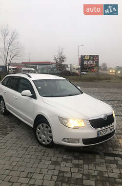 Универсал Skoda Superb 2011 в Ужгороде