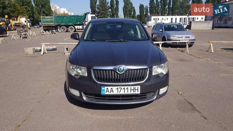 Лифтбек Skoda Superb 2009 в 