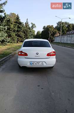 Лифтбек Skoda Superb 2011 в 