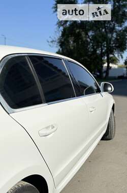 Лифтбек Skoda Superb 2013 в Днепре