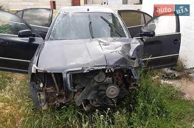 Лифтбек Skoda Superb 2002 в 