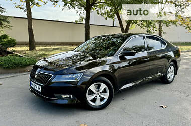 Лифтбек Skoda Superb 2016 в Днепре