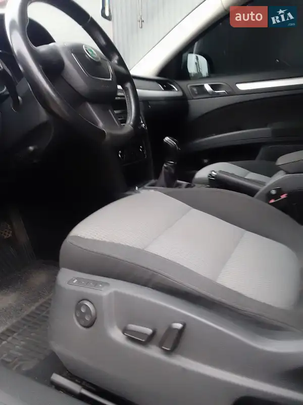 Skoda Superb 2011 VIN TMBAJ73T3C9036183 фото оголошення 7 з 50