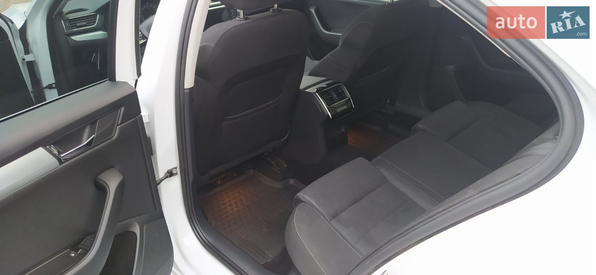 2017 Skoda Superb - мініатюра 10