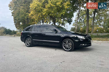 Универсал Skoda Superb 2013 в Звягеле