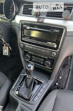 Лифтбек Skoda Superb 2015 в 