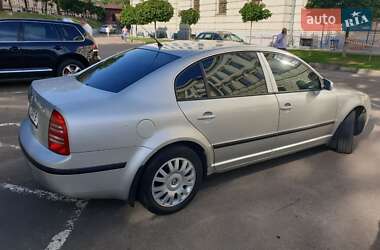 Лифтбек Skoda Superb 2006 в 