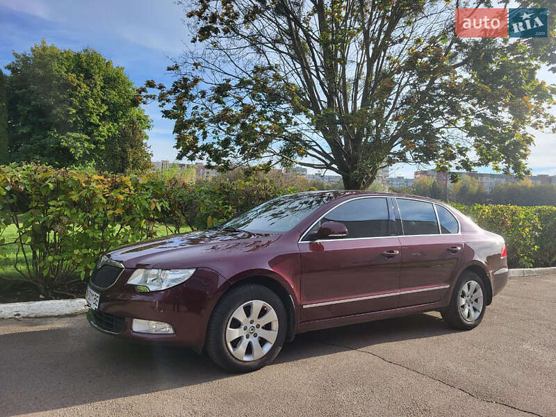 Лифтбек Skoda Superb 2012 в Ровно