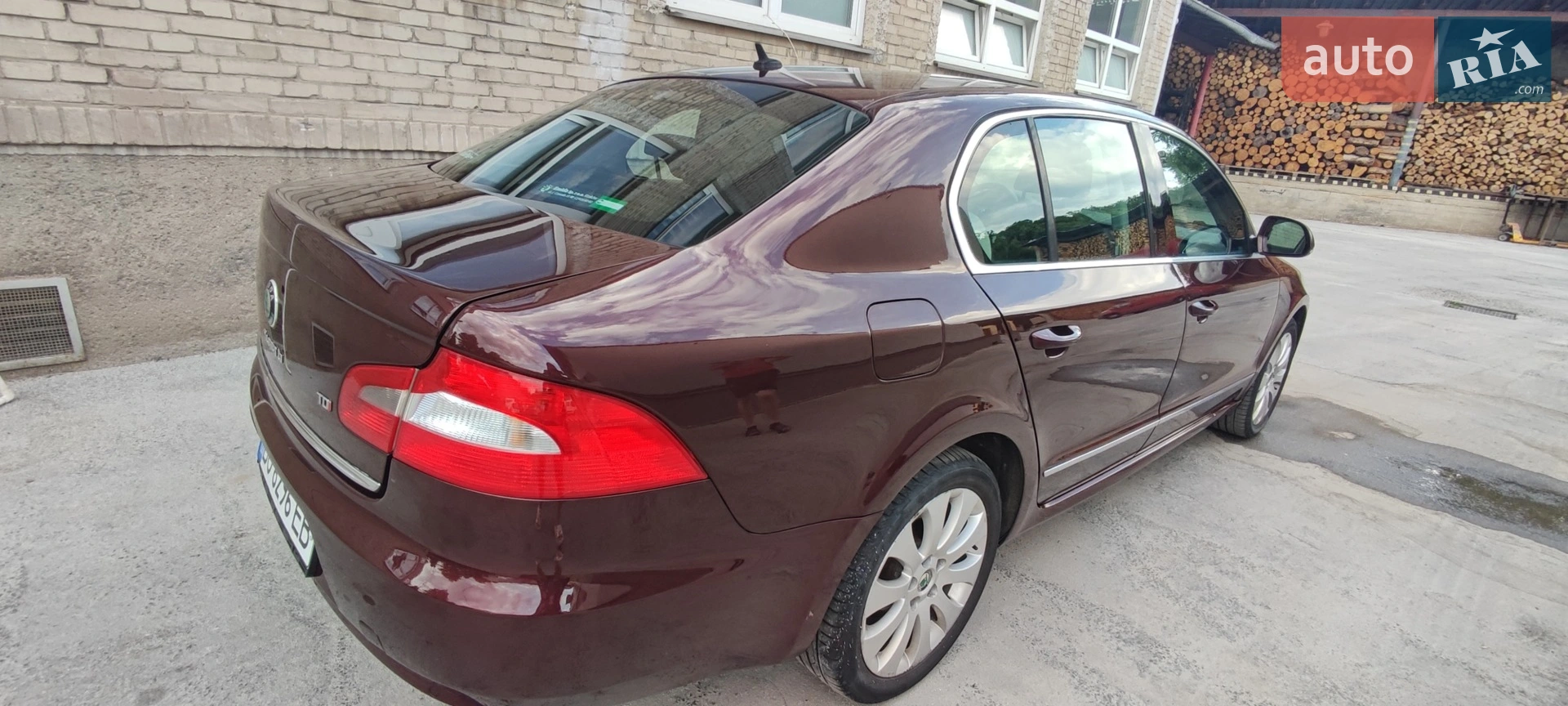 2010 Skoda Superb - мініатюра 2