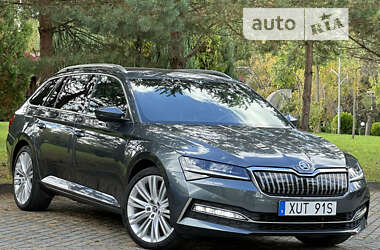 Универсал Skoda Superb 2020 в Дрогобыче