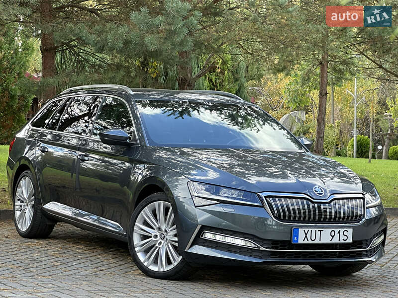 Універсал Skoda Superb 2020 в Дрогобичі