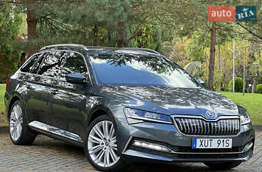 Універсал Skoda Superb 2020 в Дрогобичі