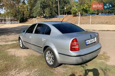 Ліфтбек Skoda Superb 2002 в Валках