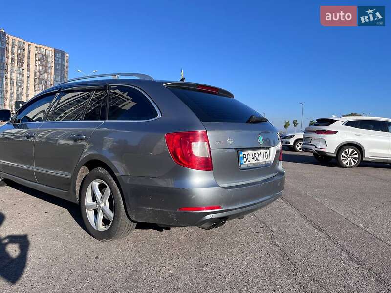 Універсал Skoda Superb 2010 в Черкасах