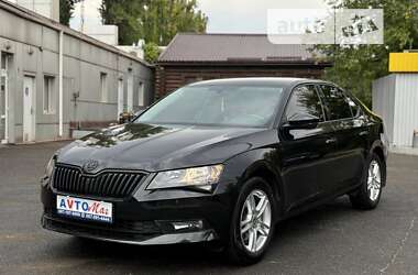 Лифтбек Skoda Superb 2016 в Кривом Роге