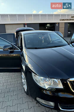 Лифтбек Skoda Superb 2011 в Червонограде