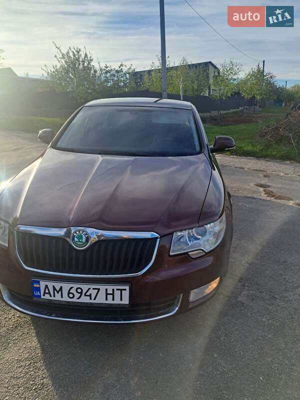 Универсал Skoda Superb 2012 в Радомышле