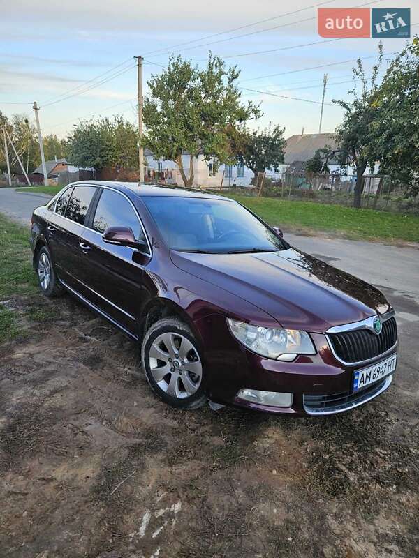 Универсал Skoda Superb 2012 в Радомышле