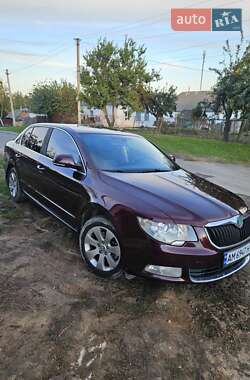 Універсал Skoda Superb 2012 в 