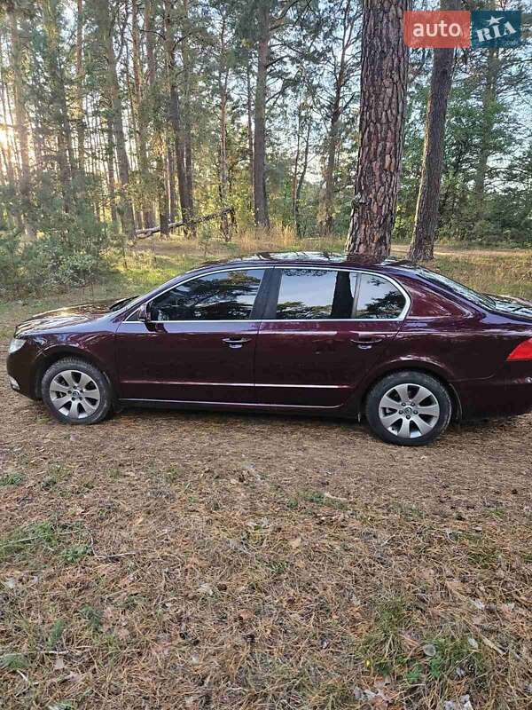 Универсал Skoda Superb 2012 в Радомышле