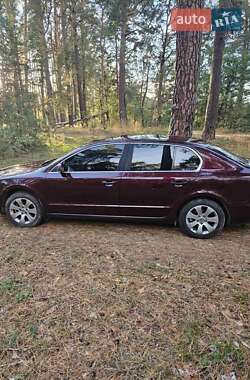 Універсал Skoda Superb 2012 в 