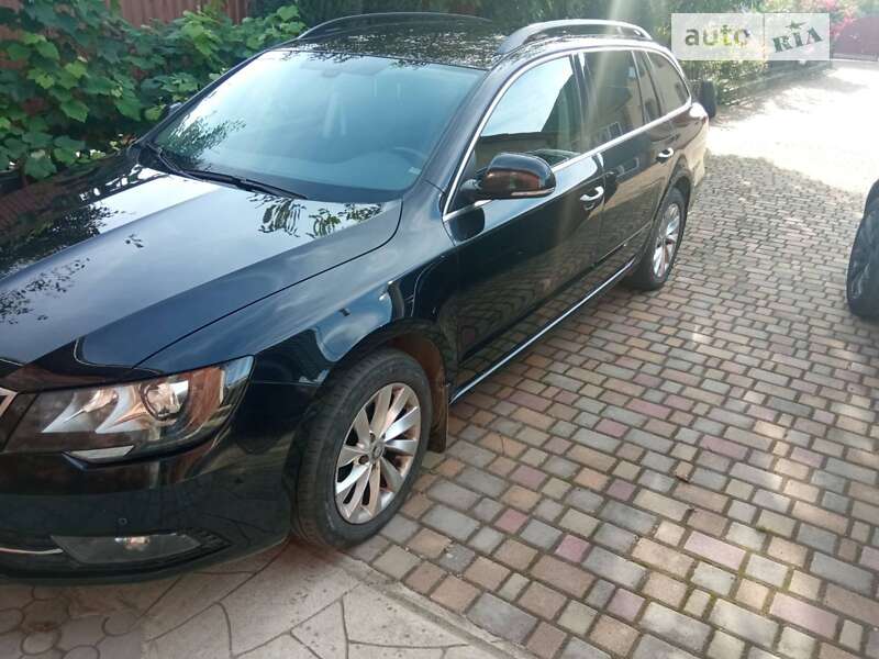 Универсал Skoda Superb 2013 в Долине