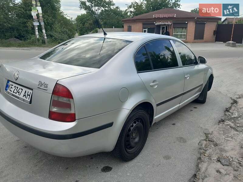 Лифтбек Skoda Superb 2007 в Днепре