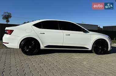 Лифтбек Skoda Superb 2015 в Стрые