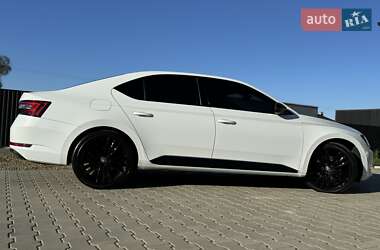 Лифтбек Skoda Superb 2015 в Стрые