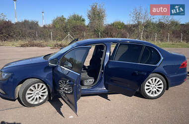 Лифтбек Skoda Superb 2014 в 