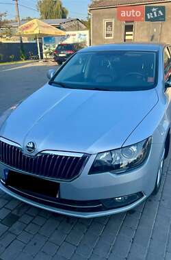 Лифтбек Skoda Superb 2015 в 