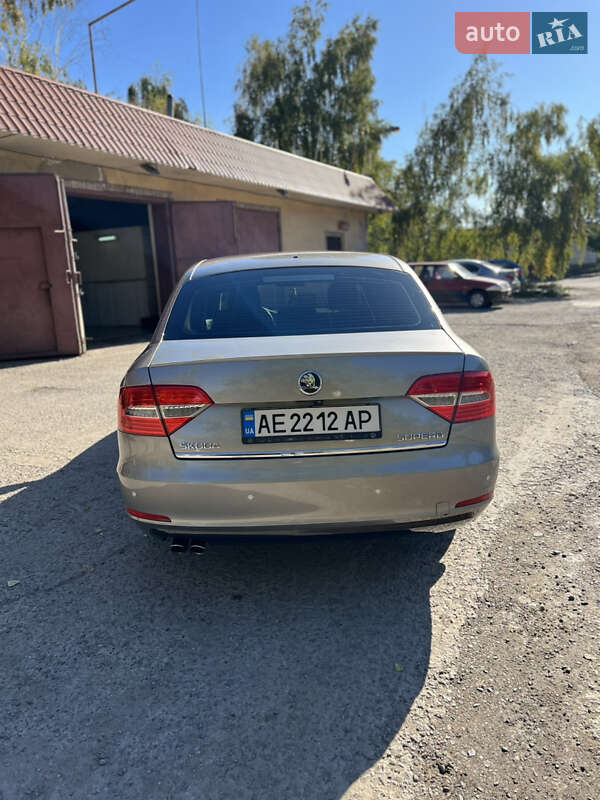 Лифтбек Skoda Superb 2013 в Кривом Роге