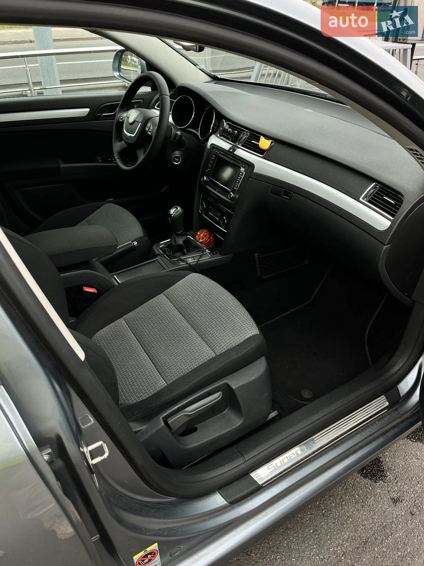 2011 Skoda Superb - мініатюра 27