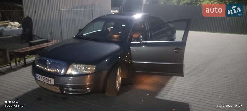 Лифтбек Skoda Superb 2005 в 