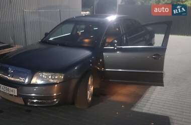 Лифтбек Skoda Superb 2005 в 