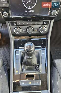 Лифтбек Skoda Superb 2016 в 