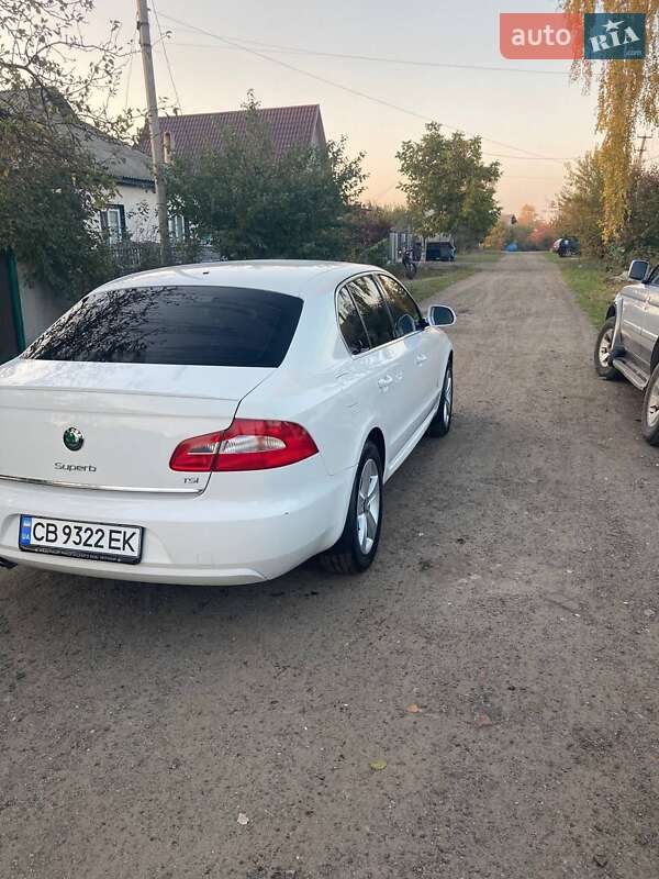 Ліфтбек Skoda Superb 2012 в Козелеці