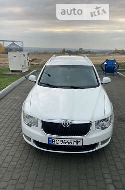 Універсал Skoda Superb 2010 в Пустомитах