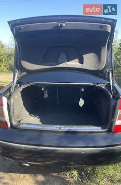 Лифтбек Skoda Superb 2006 в 